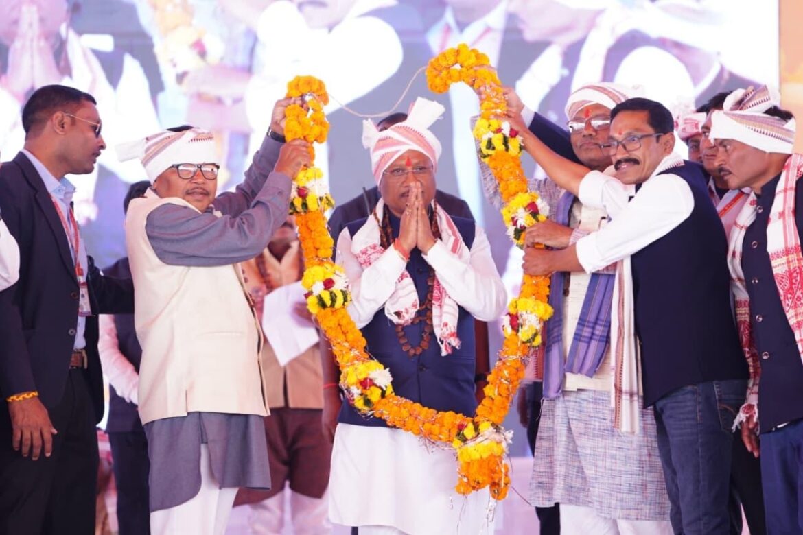 जनजातीय गौरव दिवस कार्यक्रम में शामिल हुए सीएम विष्णुदेव साय