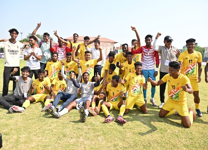 फुटबॉल में छत्तीसगढ़ को रजत पदक