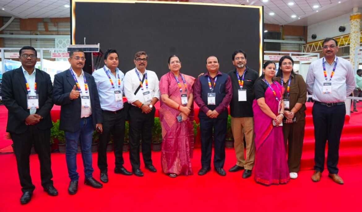 आईआईटीएम बेंगलुरु में छत्तीसगढ़ पर्यटन मंडल के स्टॉल पर प्रदेश की पर्यटन, संस्कृति और निवेश संभावनाओं का प्रदर्शन।