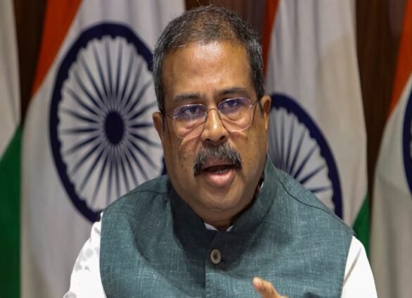 धर्मेंद्र प्रधान ने दिया इस्तीफा