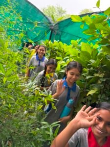 pranavananda-academy-agriculture-university-educational-tour-raipur-2026.webp