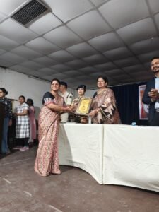 रायपुर के गुरुकुल महिला महाविद्यालय में 100 वीक नशा मुक्त युवा अभियान का शुभारंभ हुआ। विद्यार्थियों और NSS स्वयंसेवकों ने नशामुक्त जीवन का संकल्प लिया