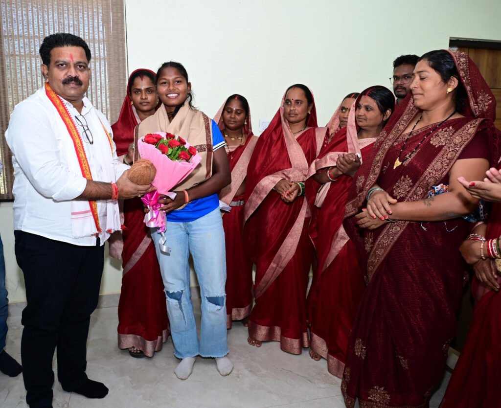 vijay-sharma-meets-asian-cup-winner-geeta-yadav