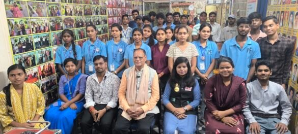 paras-institute-education-children-workshop-hast-mudra-dhyan-goal-setting